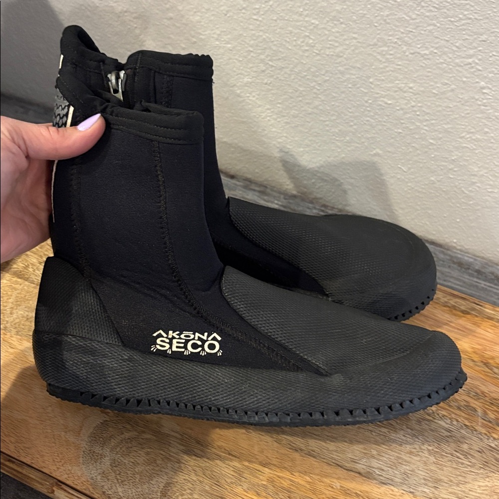 Akona SECO Dive Boots SMALL SIZE 6